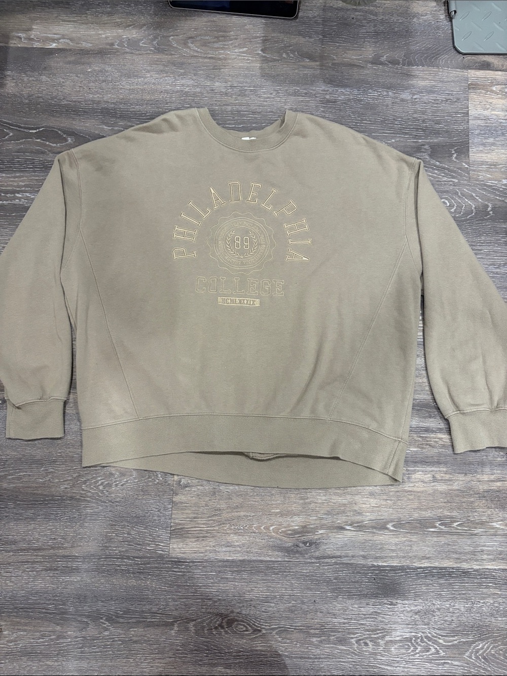 Garage Women's Philadelphia College Crewneck Sweater -Tan